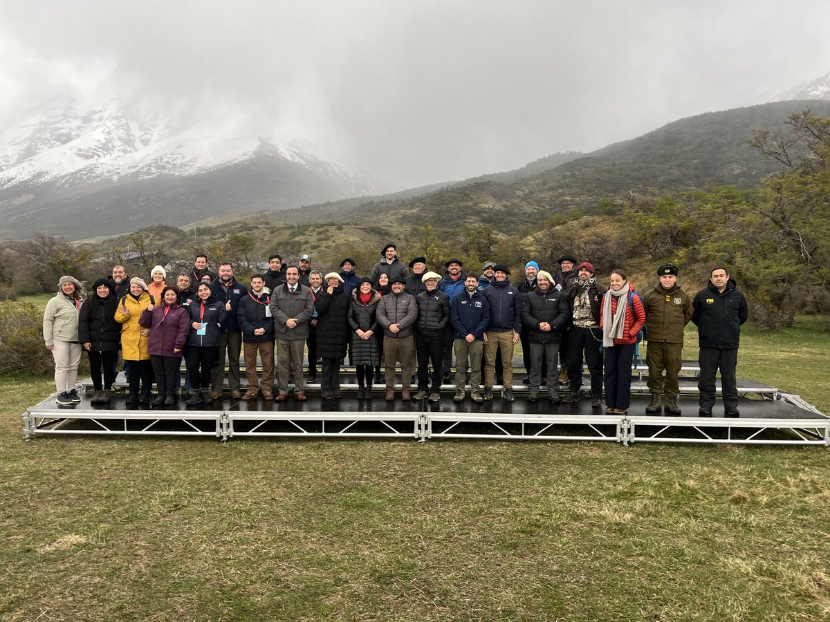 gore_magallanes's tweet image. 🧗🏻El Gobernador @JorgeFlies participó de la inauguración del Adventure Travel World Summit 2025 #ATWS2025 que convoca a los operadores de la Adventure Travel Trade Association #ATTA 
🚶🏻‍♂️‍➡️El evento se hizo en #TorresDelPaine con @Sernatur @meconomia
