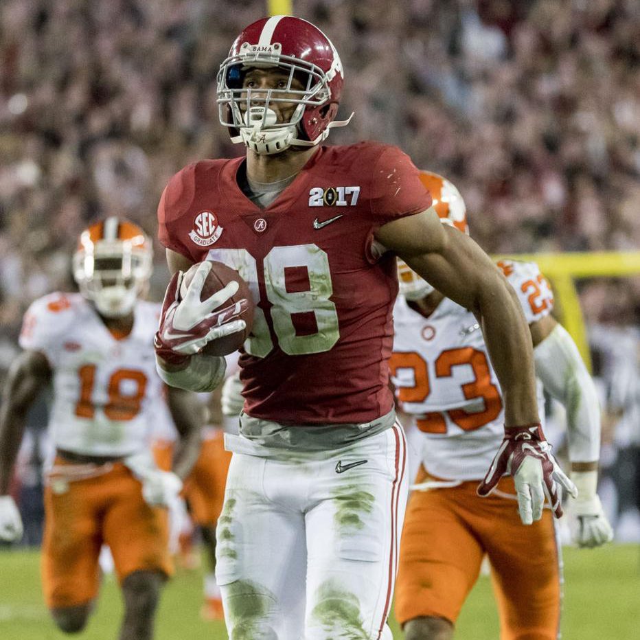 BraxtonRein's tweet image. I am blessed to announce that, after a great talk with @BryanEllisUA, I have received an offer from the University of Alabama 🐘 #rolltide @ErikKimrey @KalenDeBoer @BaylorSchoolFB @BenMoore247 @TomLoy247 @ChadSimmons_ @RyanCallahan247 @CSmithScout