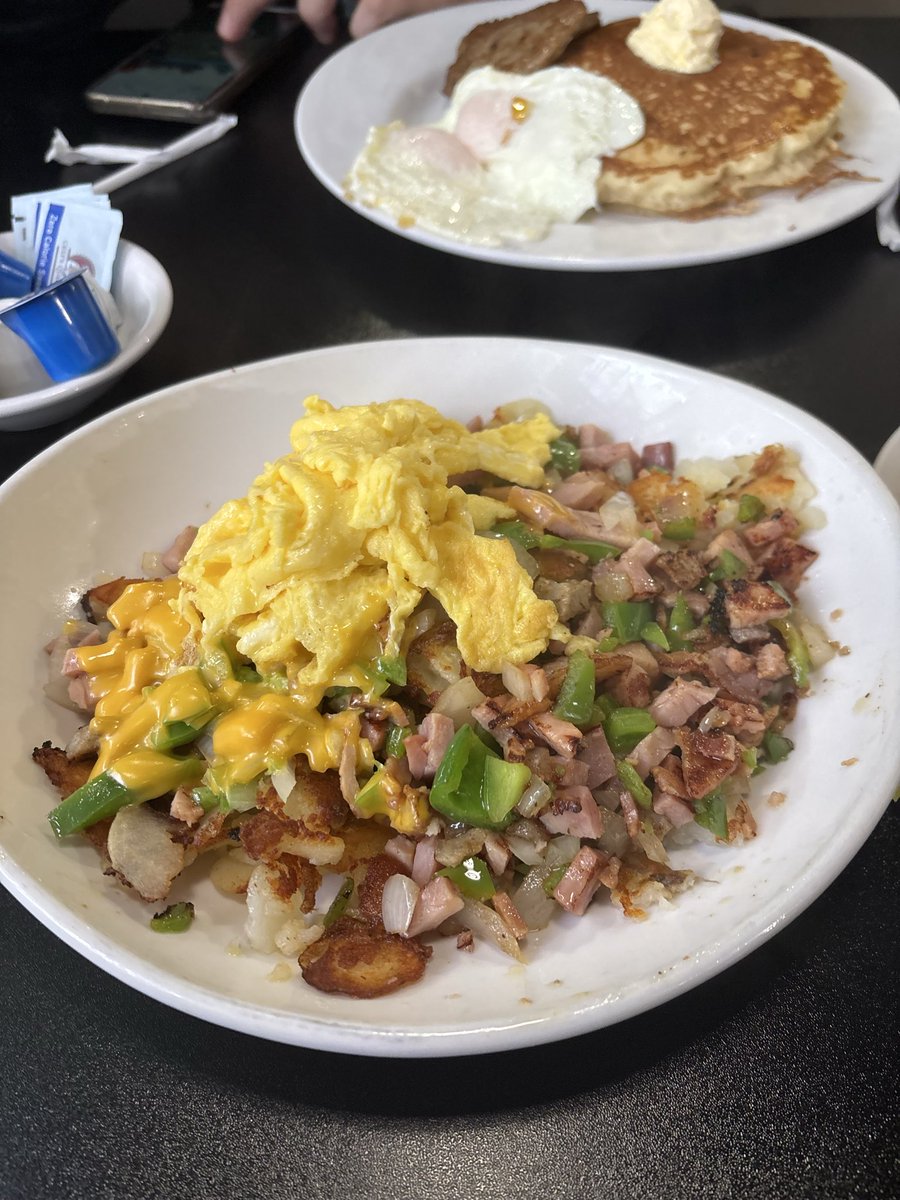 CollectingWithC's tweet image. Milwaukee Regional Weekend notes

Had the time of my life playing Alakazam despite poor results. Milwaukee and Chicago were both A+ cities and I hope to return to both some day! 

Excited to take a break from all the regionals and practice at home for a bit 😁💤