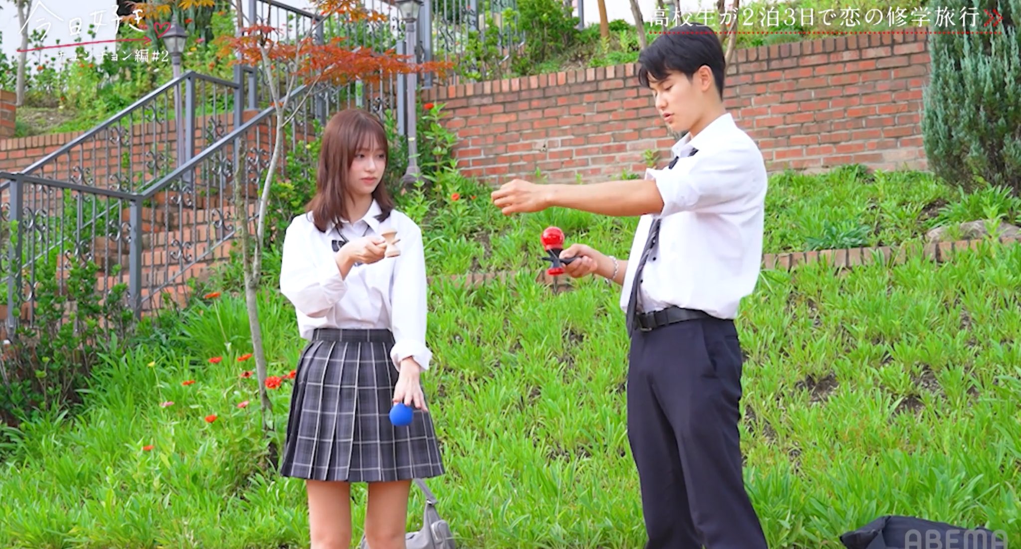 ぽぽ‪໒꒱プロフ必読⚠️さま専用 店頭商品】 36×ほしのしほ めがねと帽子の人 缶バッジ 各￥275