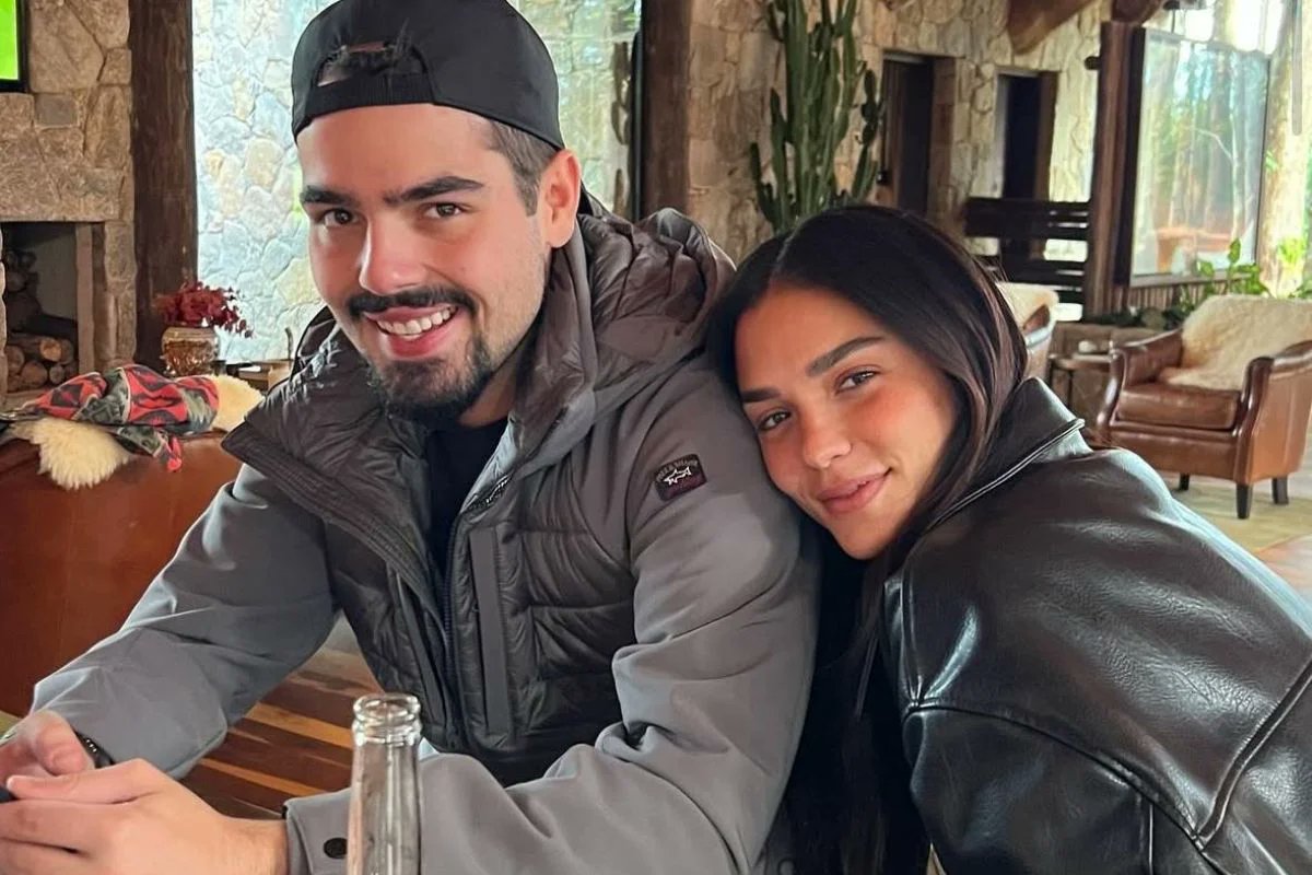 MemeirosM's tweet image. Fim de Namoro! João Silva e Isabella Kherlakian Terminam Relacionamento 💔😢

 #JoãoSilva #IsabellaKherlakian #Namoro #Término #Relacionamento #Polêmica #Famosos #Celebridades #Notícias #Separação

memeiros.com/2025/10/fim-de…