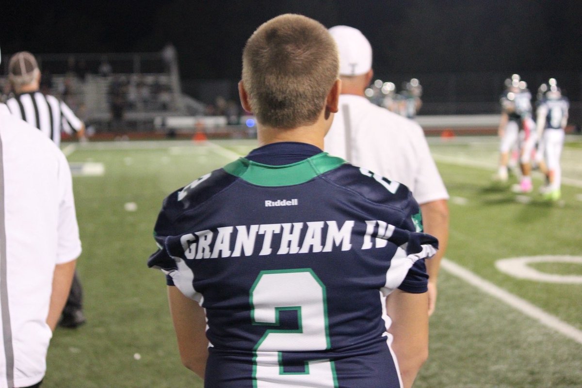 RAGranthamIV_2's tweet image. Gonna be a tough one watching my last youth football game from the sidelines. Still gonna get that Dub against Liberty. #fracturedwrist #BeatTheEagles #jrWolves #Tightend #Wins