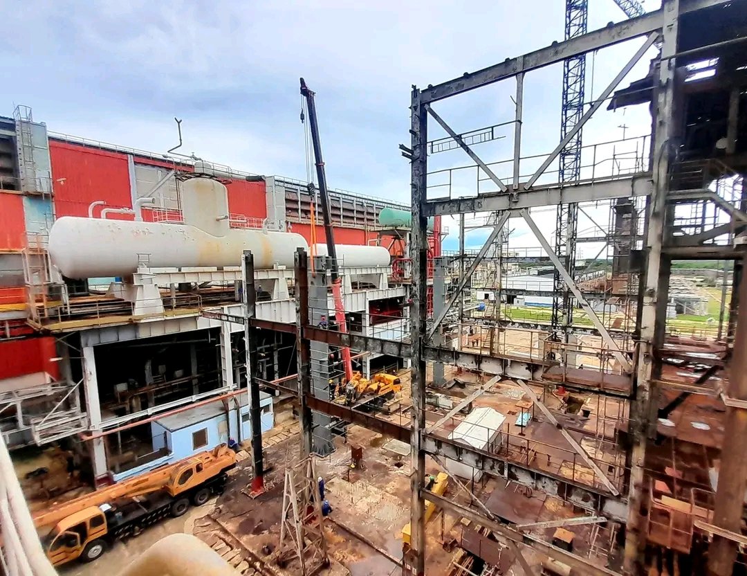 #Felton se mueve: 💪 inició montaje de estructuras metálicas para soporte de caldera del bloque 2. #CubaHoy #HolguínSí  #Mayarí
