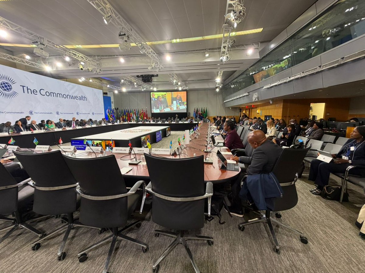 RwandaFinance's tweet image. At the #Commonwealth Finance Ministers meeting, Minister @tesirusagara highlighted 🇷🇼's experience in:

💡 Domestic resource mobilization
🌱 Climate action

She called for stronger collaboration on double taxation agreements to boost cross-border investment.

#WBGMeetings