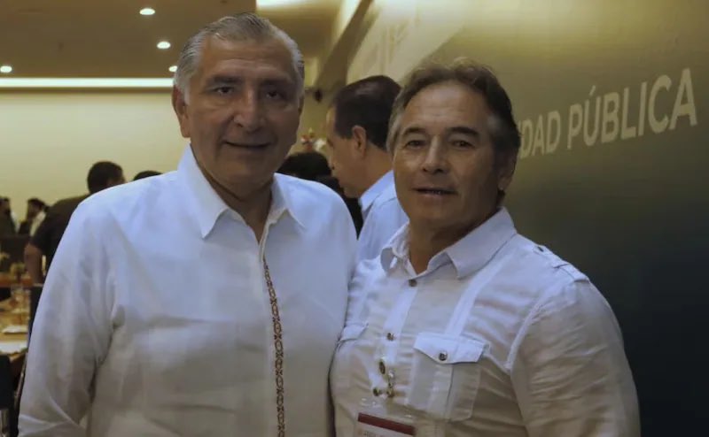 💥 ¡Se encienden las alarmas! Rocío Nahle está en la lista de los morenistas investigados por EUA. 

Pero no hay crimen organizado y también dijo la semana pasada <a href="/OHarfuch/">Omar H Garcia Harfuch</a> que no existe una lista. 

Los 6 morenistas que ya son investigados por EUA

Según el periodista Raymundo