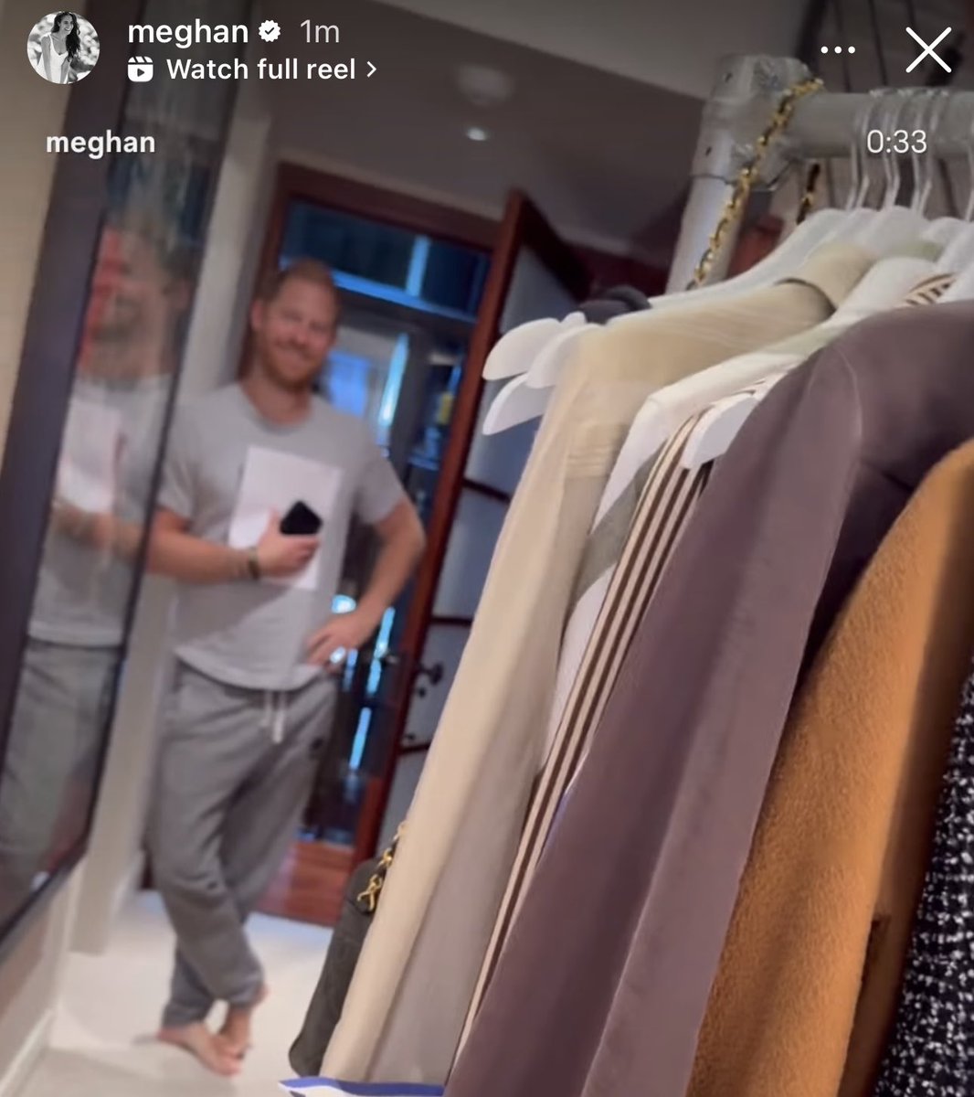 smileyval05's tweet image. You know what I see in this video 👀
A Happily Married Man 😎
My Cousin Prince Harry looks Happy and Healthy ❤️
Thank You Meghan for being My Cousin’s Peace ❤️