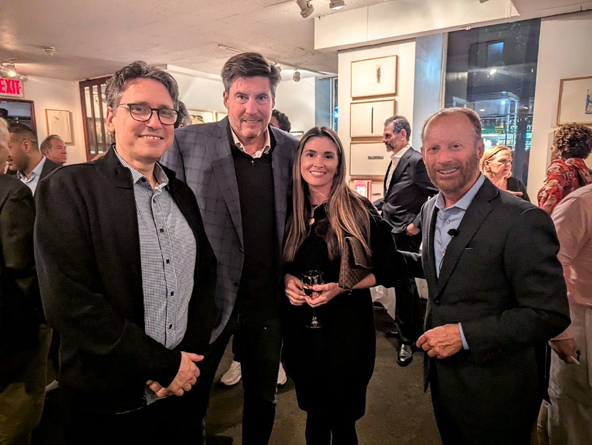 barryfrey's tweet image. A special evening in NYC as we gather the night before the @DPAAglobal #VideoEverywhereSummit at Pier Sixty tomorrow. ✨

Great conversations, inspiring people, and big ideas ahead!

 #OOH #Innovation #DPAA