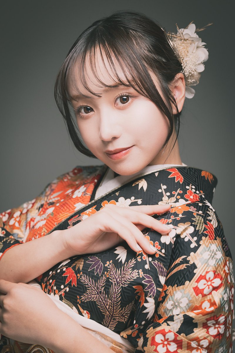 11/2（日）カメ教さんのライティング講座のモデルを担当しますっ✨ライティング講座は新鮮なので楽しみすぎる…😆💭講師の見崎先生はタレントさんのプロフィール撮影も豊富にご担当されてて、優しく、しっかり教えてくださります🫶是非一緒にライティングを学び、新しい引き出しを増やしませんか？🥳💕