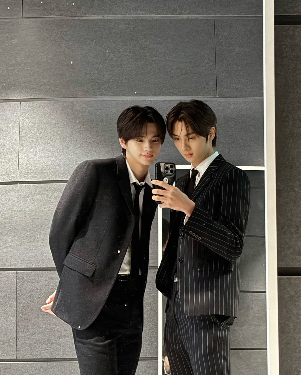 nnnshinyu's tweet image. 241014 신유
인스타그램
🤵‍♂️🤵‍♂️

#신유 #SHINYU #シニュ #투어스 #TWS