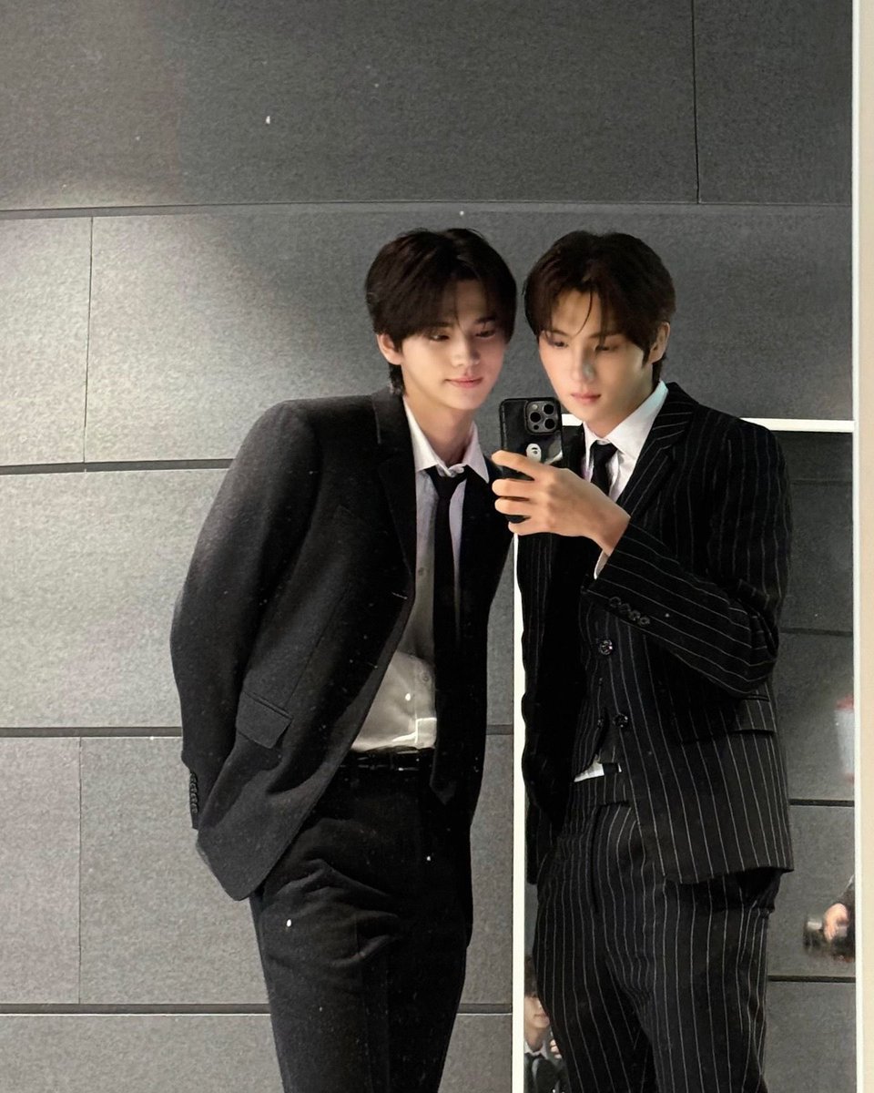 nnnshinyu's tweet image. 241014 신유
인스타그램
🤵‍♂️🤵‍♂️

#신유 #SHINYU #シニュ #투어스 #TWS