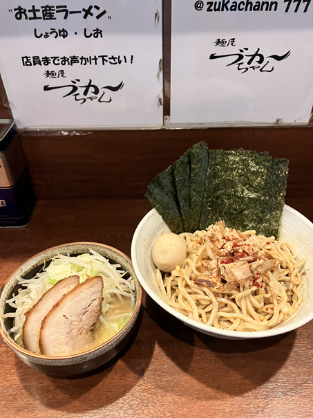 Labo_Fun's tweet image. おはようございます❣
疲れからか、この連休は家で休んでおりました。唯一の外出は、いつもの麺屋づかちゃんさん @zukachann777 で「ショパン」を食べるため。優しく美味しい、そして麺の底のタレとスープを合わせると最終系になる完成度の高さに満足しました!🥚🙇
今週もよろしくお願いします❣