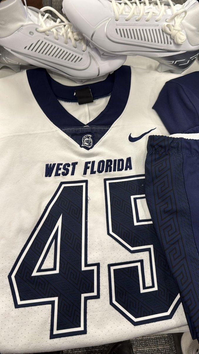 Thank you to <a href="/coach_manary/">Coach Manary</a> and <a href="/CoachKNobles/">Kaleb Nobles</a> for the visit! Go Argos 💙💚 <a href="/UWFFootball/">UWF Football</a>