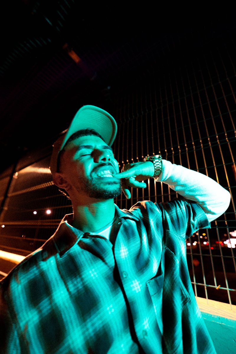 ESTAMOS VIVO // WE LIVE

TWITCH.TV/LORDENZO