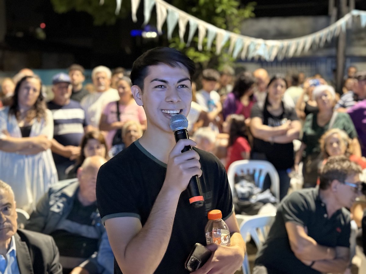 Estamos en Puerto General San Martín! ✌️🇦🇷 Seguimos escuchando las voces de quienes encuentran en Fuerza Patria la esperanza de frenar la crueldad de Milei para empezar a construir lo que viene.