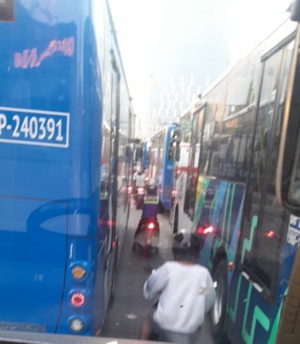Transportasi Jakarta tweet media