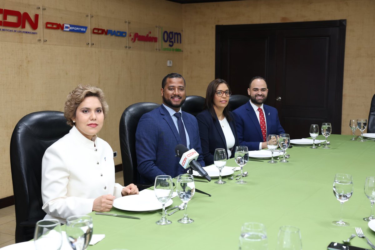 Agradecemos a Multimedios del Caribe por la invitación a su desayuno, donde compartimos los avances de @ProCompetenciaRD y las acciones para fortalecer una cultura de libre competencia en RD. 

Gracias a Don Nelson Rodríguez y al equipo de <a href="/ElCaribeRD/">El Caribe</a> por la oportunidad. 🙏🏻