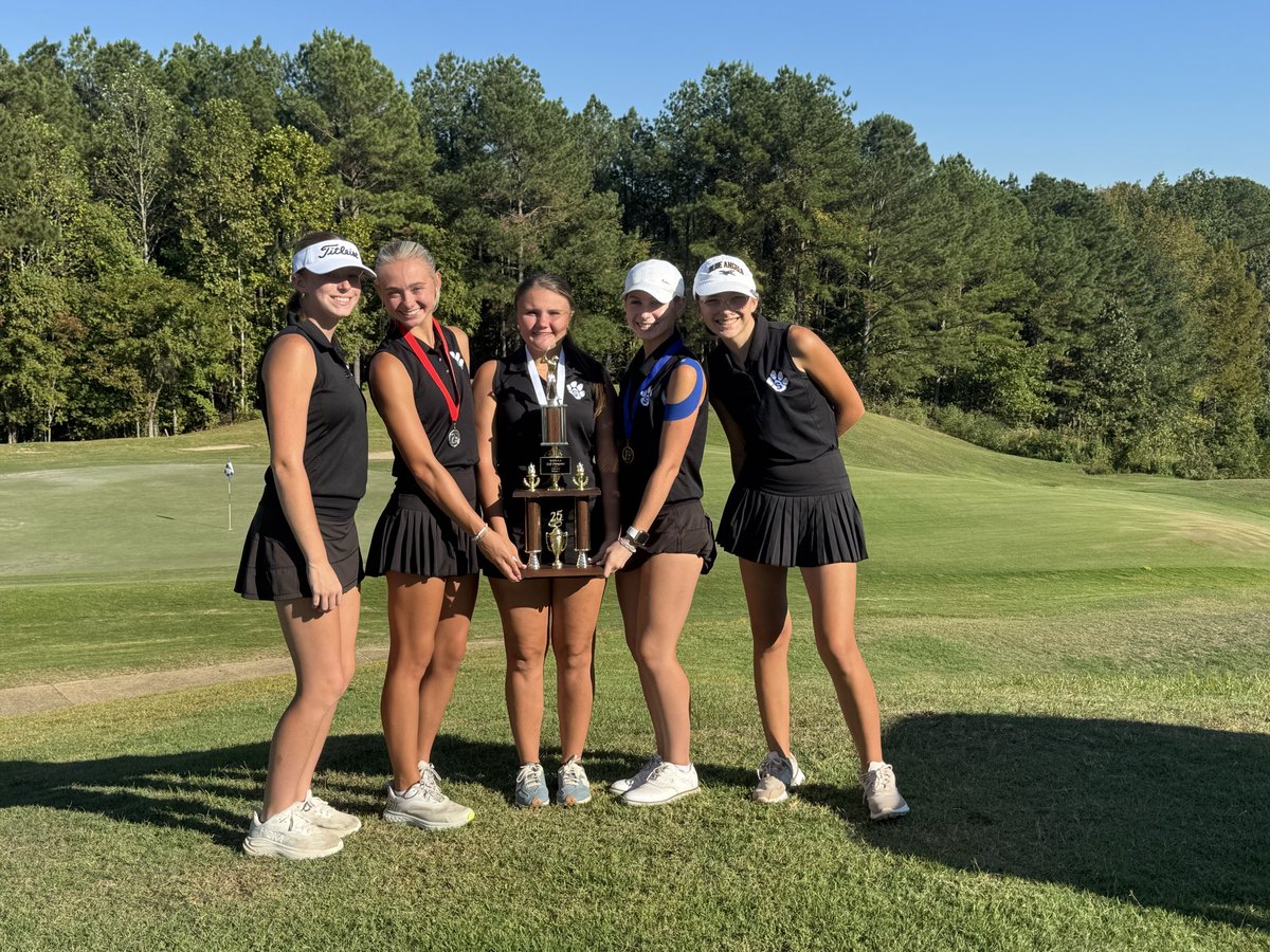 SaltilloGolf's tweet image. Both boys &amp;amp; girls golf teams are Region 1-6A Champions! Indiana Sistrunk is the girls’ Region 1-6A individual champion! All 5 girls (Indy, MC, Lynden, Mary Mills, &amp;amp; Allie) were top 5 individually. Peanut Graves, Travis Wise, Brady Bruce &amp;amp; Easton Pollard finished in the top 5.