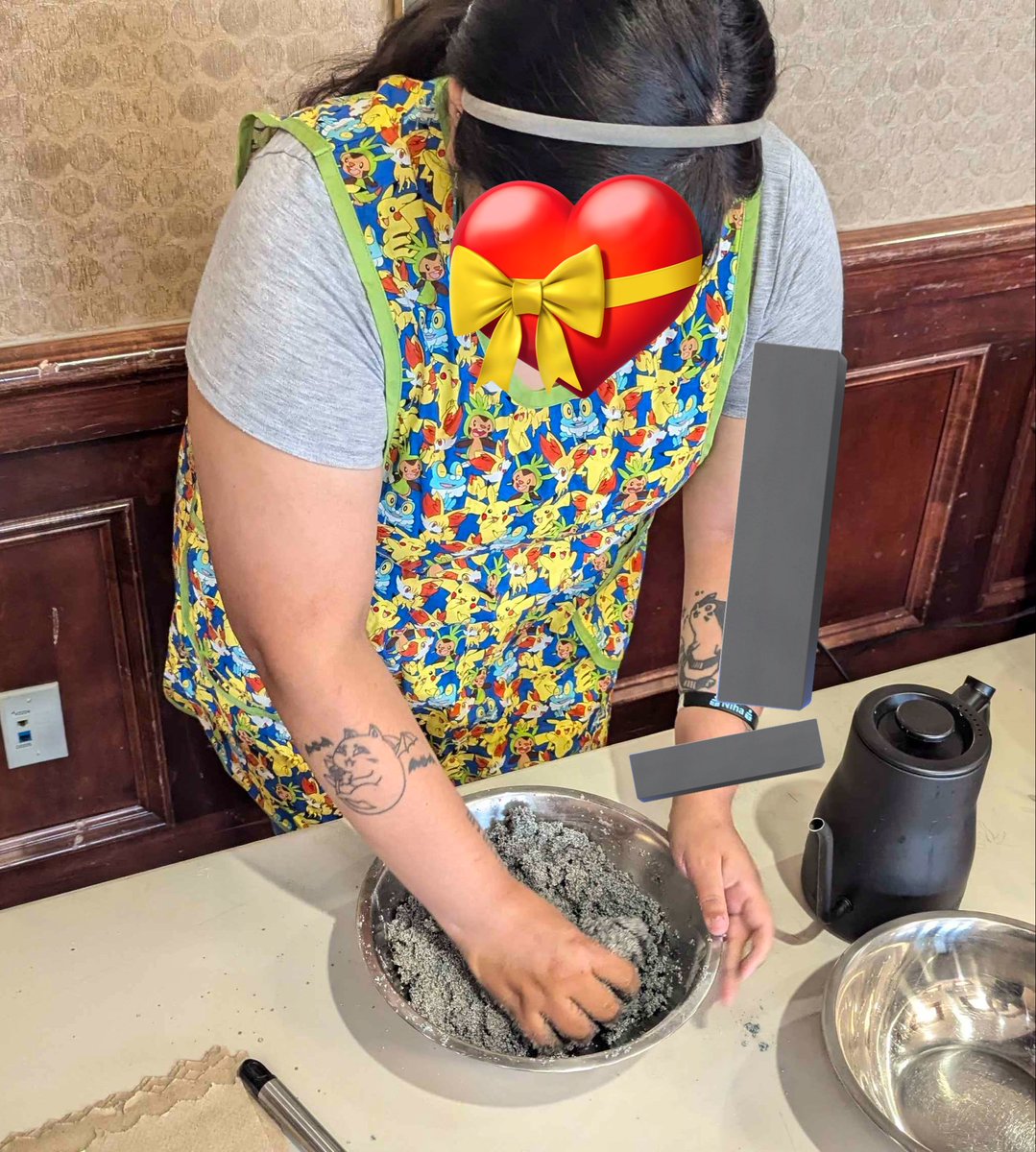 cinnamika's tweet image. Happy Indigenous Peoples’ Day!!
i been busy doing a lot for my community the last couple of weeks. today i made mush from blue corn at a public event – this is a meal from my culture. plus my work is receiving an award for our work in language revitalization within my tribe! Yay!