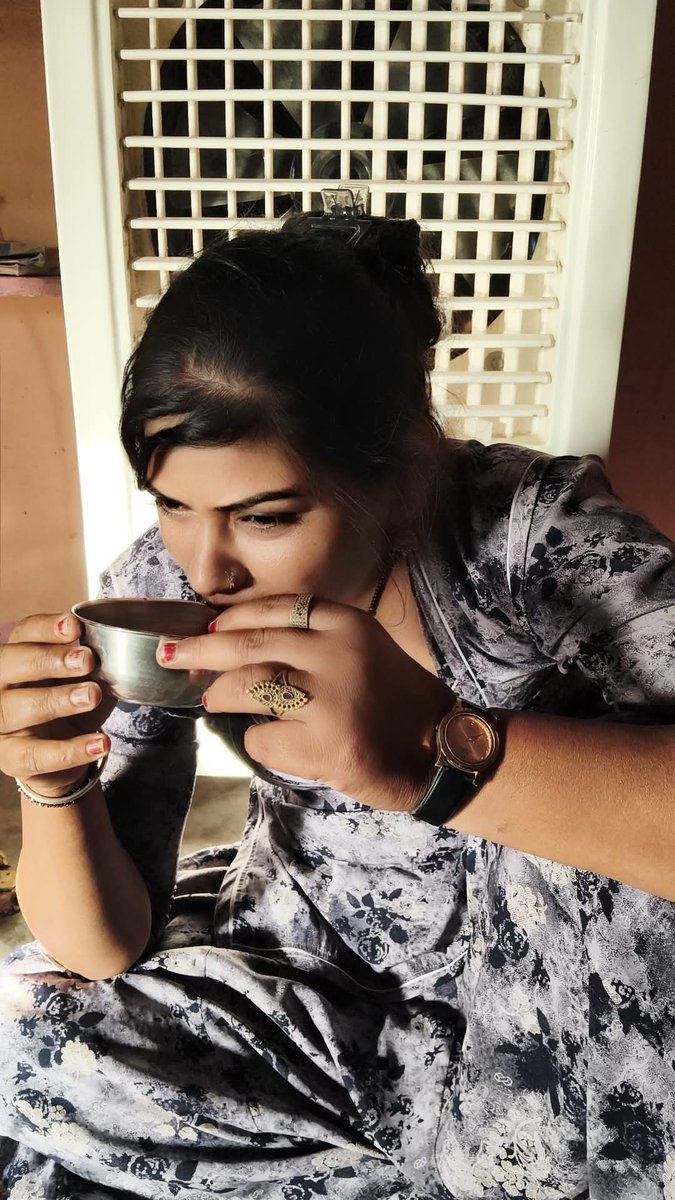 सुबह-सुबह की गरमा गरम चाय तेयार है पियो 
⚠️🫡
#रॉयल_जाटणी