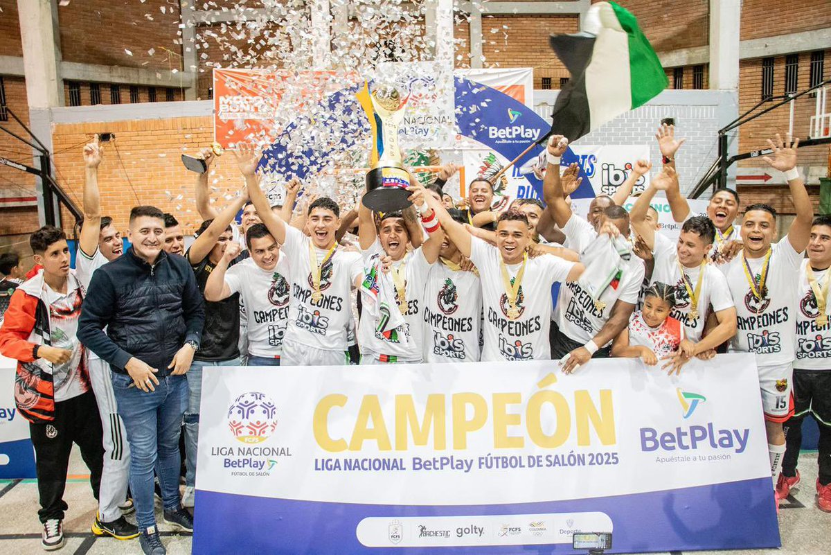 Fecolfutsalon's tweet photo. ⚽️ Se cerró un capítulo vibrante en la Liga Nacional BetPlay de Fútbol de Salón 2025, Categoría B.

🥇 Guerreros de Putumayo
🥈 Realeza Soacha

👏🏻 Los nuevos integrantes de la máxima categoría. ¡Felicitaciones! https://t.co/LVcCRTo4Ga