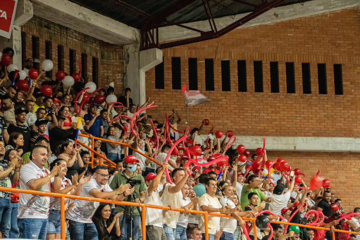 Fecolfutsalon's tweet photo. ⚽️ Se cerró un capítulo vibrante en la Liga Nacional BetPlay de Fútbol de Salón 2025, Categoría B.

🥇 Guerreros de Putumayo
🥈 Realeza Soacha

👏🏻 Los nuevos integrantes de la máxima categoría. ¡Felicitaciones! https://t.co/LVcCRTo4Ga