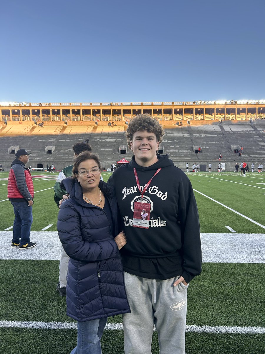 I had an amazing time <a href="/HarvardFootball/">Harvard Football</a> this weekend! 
Thank you to <a href="/CoachJimJackson/">Jim Jackson</a> and <a href="/Crim_Recruiting/">Harvard FB Recruiting</a> for the invitation and making the evening something special!
Can’t wait to be back on Campus! <a href="/cbrownandovere1/">Coach Brown</a> <a href="/NE6FB_Recruits/">NE-Recruits</a> <a href="/ScoutingNE/">Coach Silva</a> <a href="/craftinglinemen/">Torrian Wilson</a>