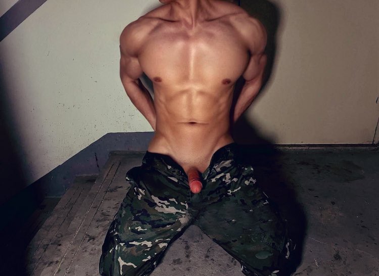 BisexTOPTN's tweet photo. Chú bồ đội đã vô tầm ngắm của thầy 👍
Tôi tạo group Zalo “Boss Office HN”, nhóm không phân biệt #age/#job/#appearance: chỉ cần là #bossoffice có thể join group để giao lưu ✌️
#Thầy_Sóc #Boss
#Chubodoi #Slave #Slv
#Lookingfor #bossandslave #join #BDSM #in #Hanoi https://t.co/uNoEOWBnqN