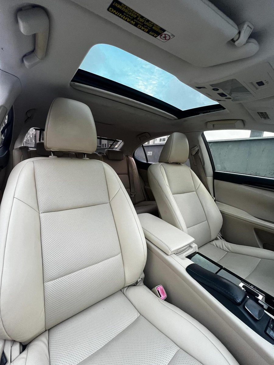 phantom__autos's tweet photo. 🔹2013 Lexus ES 350
Direct Foreign Used 🇺🇸
▪️Heated & Ventilated Leather Seats | Memory Function
▪️Navigation System | Reverse Camera
▪️Keyless Entry | Sunroof
▪️Assists {BSM, Rear Cross-Traffic, Lane Keep, Pre-Collision System}
💰₦21.9 Million
#PhantomAutos #LexusES350 #Goviral https://t.co/qjDxvMTR8d