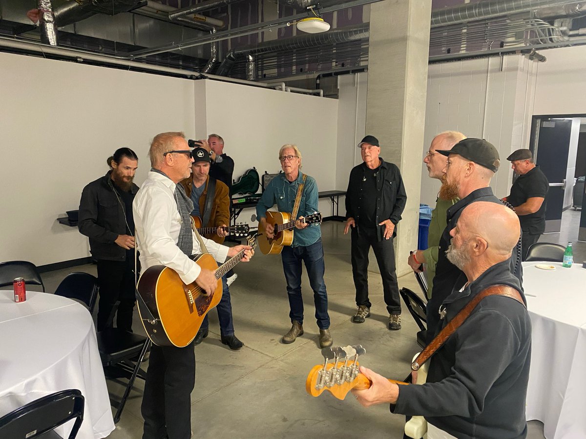 modernwest's tweet image. We had a blast getting to play for the @starkeyhearing crew at @Vikings stadium this weekend! Couldn’t resist a little football while we were there, though our touchdown passes aren’t quite as smooth as they used to be