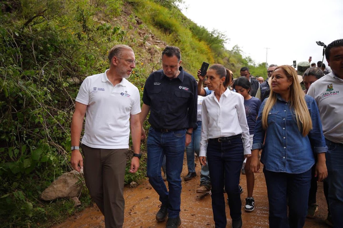 El gobernador ⁦<a href="/makugo/">Mauricio Kuri</a>⁩ y ⁦<a href="/mdelprete/">Marco Del Prete</a>⁩ con la presidenta trabajando por la Sierra.