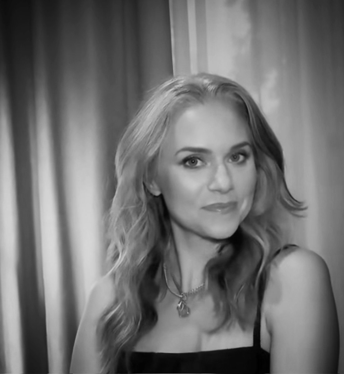 JefarieMorgan's tweet image. The Missus looking gorgeous as always. #mrsmorgan #hilarieburtonmorgan #rawr