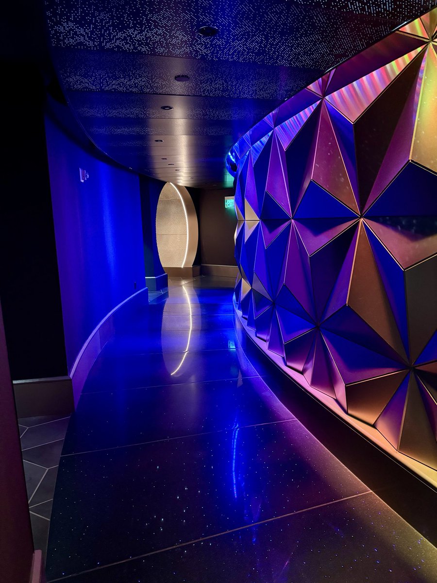 Here it is… your daily moment of Disney zen

📸 <a href="/WDWdrunktrooper/">Drunk Stormtrooper🕺🍻</a>