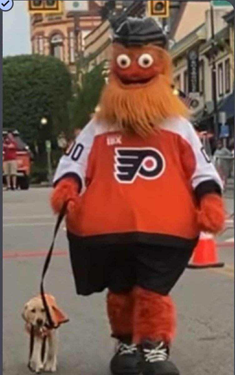 StanleyPupAlum's tweet photo. Had to take @GrittyNHL for a walk. https://t.co/rLkLQmfKIC