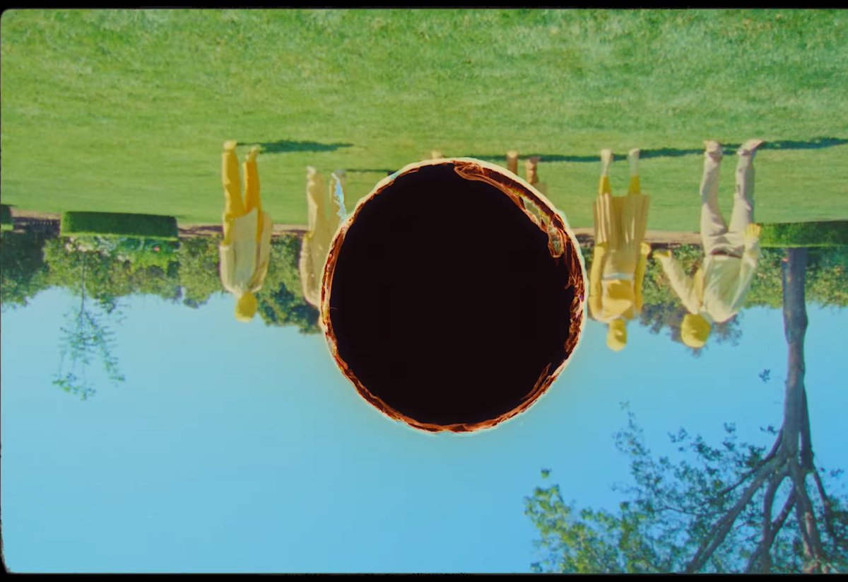 maydaisiesbloom's tweet image. Anyone have any takes on what the flaming blackhole at the end of #Lemonade is signifying?