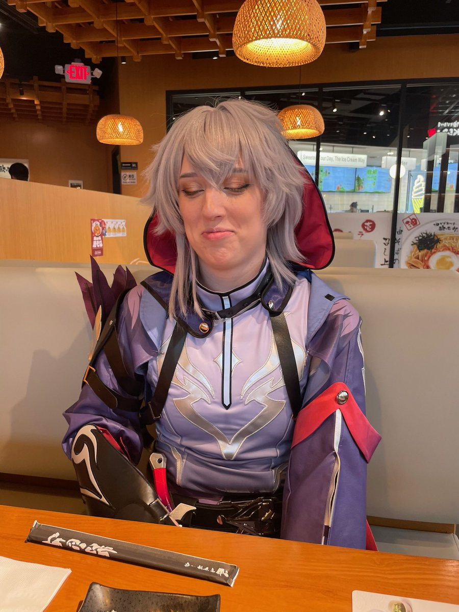 selfies from animeusa + silly moze pic cuz i forgot to take a selfie as him 😭