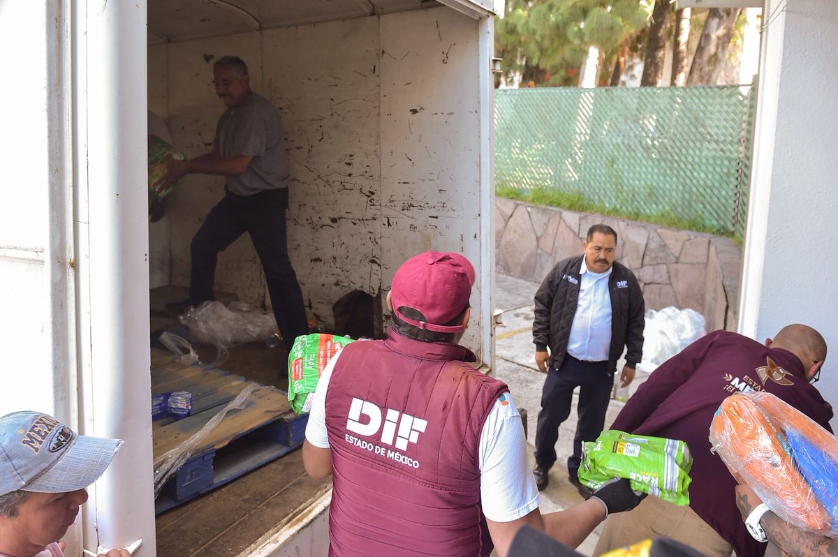 #AcopioEdoMéx | Les compartimos que somos Centro de Acopio para apoyar a nuestras hermanas y hermanos de #Puebla, #Hidalgo y #Veracruz, afectados por las inundaciones. Bb💧🫶🏻 #ElPoderDeServir
📍Oficinas Centrales DIFEM
maps.app.goo.gl/GgDe4f2B5K4EwZ…