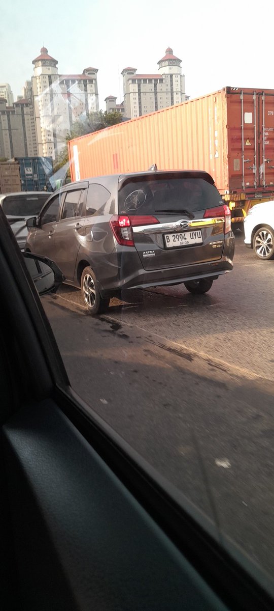 Kemacetan parah di Tomang, sepertinya dampak kecelakaan di tol kebon jeruk
<a href="/SonoraFM92/">Radio Sonora Jakarta</a>