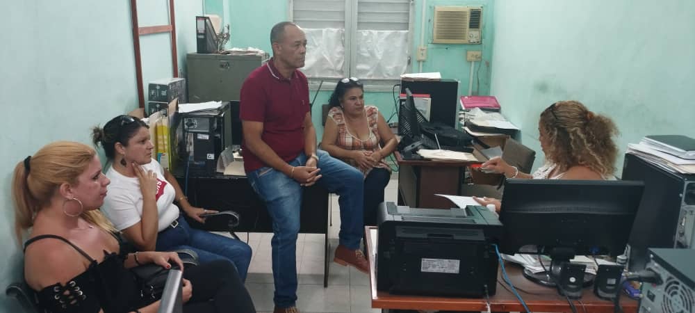 Directivos y especialistas del Dpto. de Biodiversidad y Bioseguridad de <a href="/ORSA_CitmaCuba/">Oficina de Regulación y Seguridad Ambiental 🇨🇺</a> organizan el trabajo regulatorio para realizar el monitoreo y la vigilancia de posibles efectos adversos en un área de liberación de maíz H-Ame15 del CIGB, en la provincia de Sancti Spiritus.