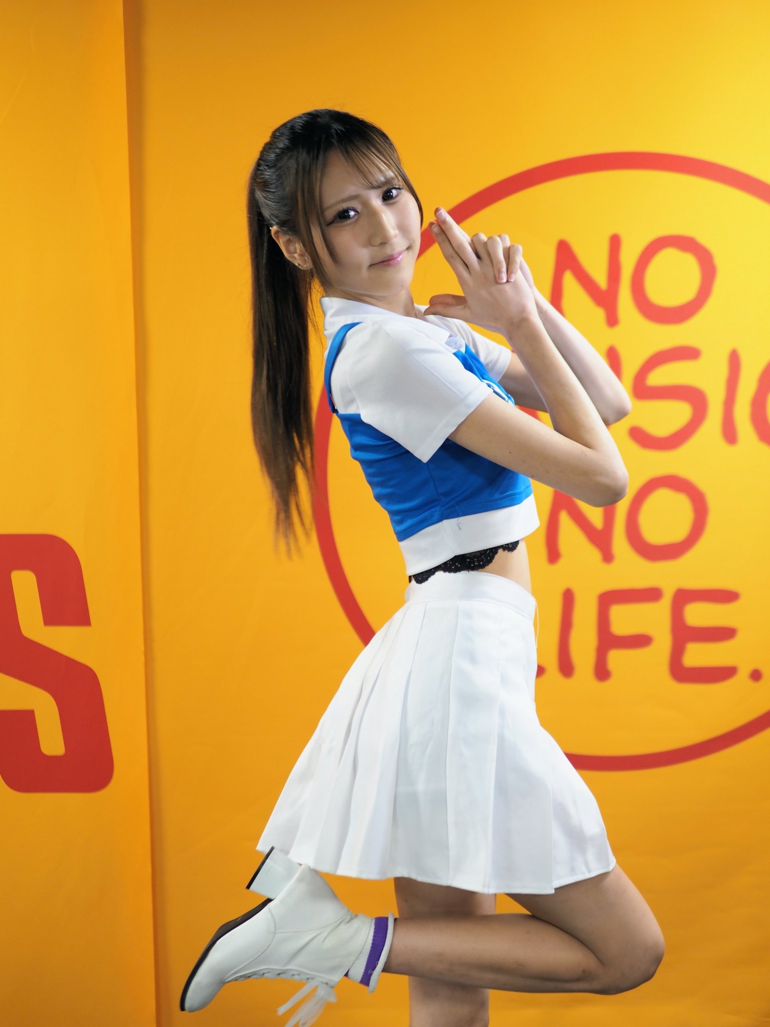 北口キャロライン美利衣　お宝私物2品とサンタ衣装とサイン入り紙袋 北口キャロライン美利衣 お宝私物2品とサンタ衣装とサイン入り紙袋