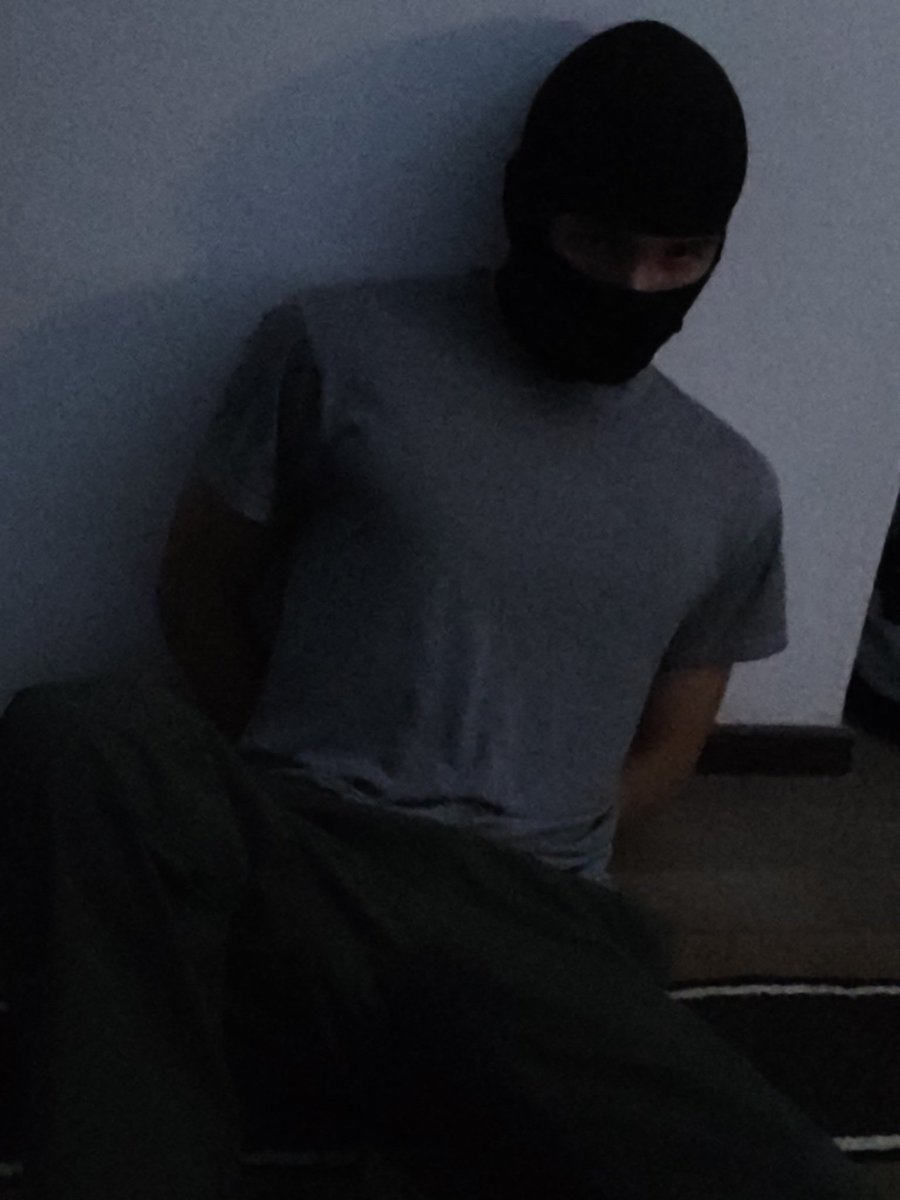 vex2or's tweet photo. Tying yourself up is hard enough..🥲

#maskedman #military https://t.co/qoOgUEycNB