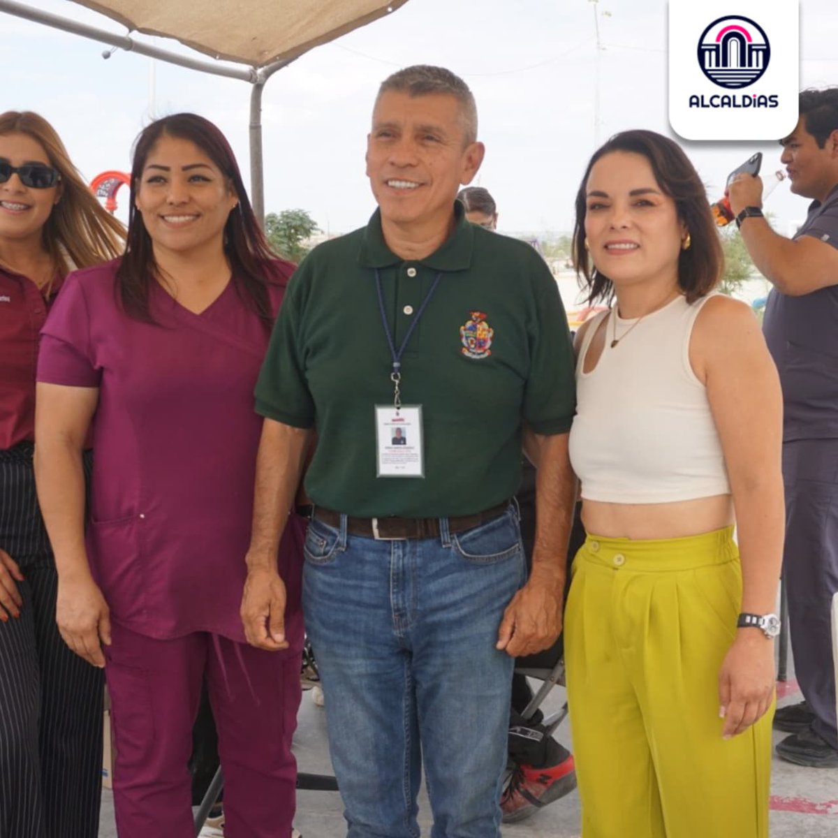 AlcaldiasMx's tweet image. ¡Gloria Mirazo acerca salud y prevención a colonias de Juárez! 

La regidora de Ciudad Juárez [@MunicipioJuarez] encabeza la &quot;Brigada de Salud a tu Puerta&quot;, ofreciendo revisiones médicas, chequeos de la vista y vacunación gratuita contra el sarampión.
 📑short.do/4nvFn7