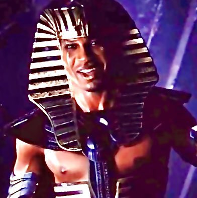 KangMania_'s tweet image. 🌀 X-MEN ’97 | THE LOST AGE OF RAMA-TUT 👑

Before his exit, @BeauDemayo DeMayo had plans for X-Men ’97: Season 2 that would’ve cracked open the multiversal side of the animated universe—linking directly to one mischievous Kang Varaint: RAMA-TUT.

In the original comics, Rama-Tut…