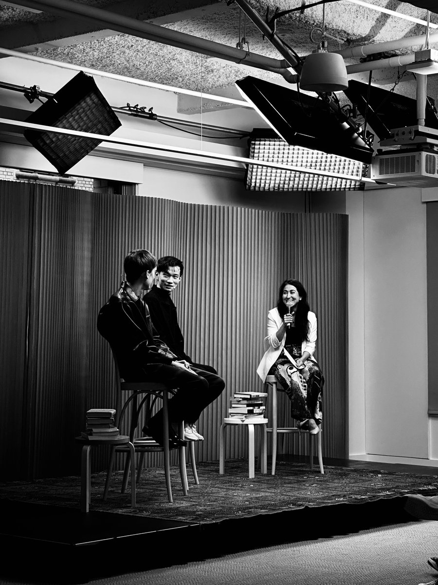 html5cat's tweet image. Notion's overnight success (that usually comes at night #2500-3500) at Notion HQ with @ivanhzhao @simonlast 📑
ty @nikunj for hosting 👨🏻💻
