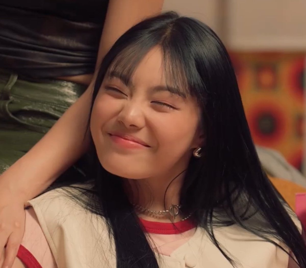 Try Queendom
- no arranged marriage
- no homophobic parents
- no dramatic breakups
- just have a lil angsty moment
- comedy and make u feel that u need to get gf immediately * coz u will feel jealous to there cutesy clingy moments✨