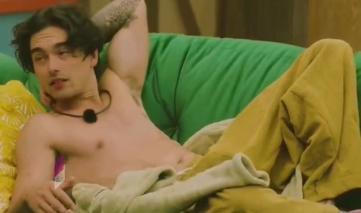 iquepede's tweet image. Que onda con todas las tomas que dan de Sergio Mayer Mori desde que amanece hasta que anochece #LaGranjaVIPMX #SergioMayerMori