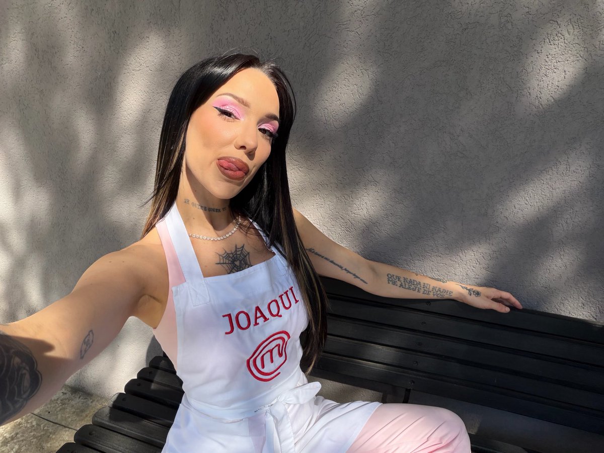 medicenlajoaqui's tweet image. Bueno mi gente de tw entro a la cocina. A los que me bancan, gracias por su amor incondicional, tal vez no les sirva plato pero si les voy a servir: makeup, drama y memes. Daré lo mejor de mi por  y para ustedes. Y a los que me odian, quiero que sepan que les daré mucho contenido…