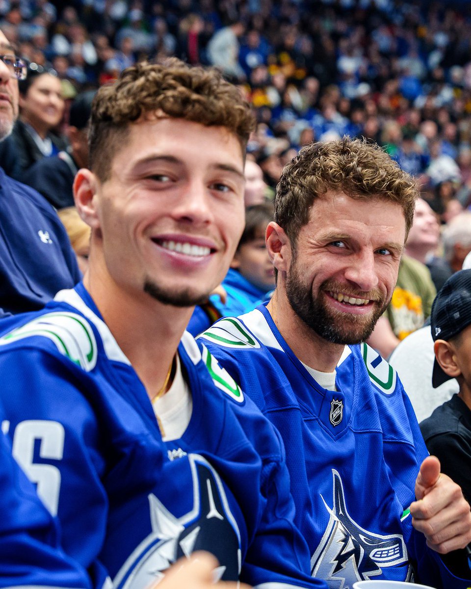 Canucks 🤝 Whitecaps

Thomas Müller and Sebastian Berhalter are at today's #Canucks game!