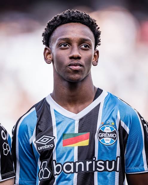 nfgfbpa's tweet photo. Gabriel Mec >>>>>>>> Edenilson
#Gremio #GFBPA #Paz https://t.co/Yo2KGNzLLy