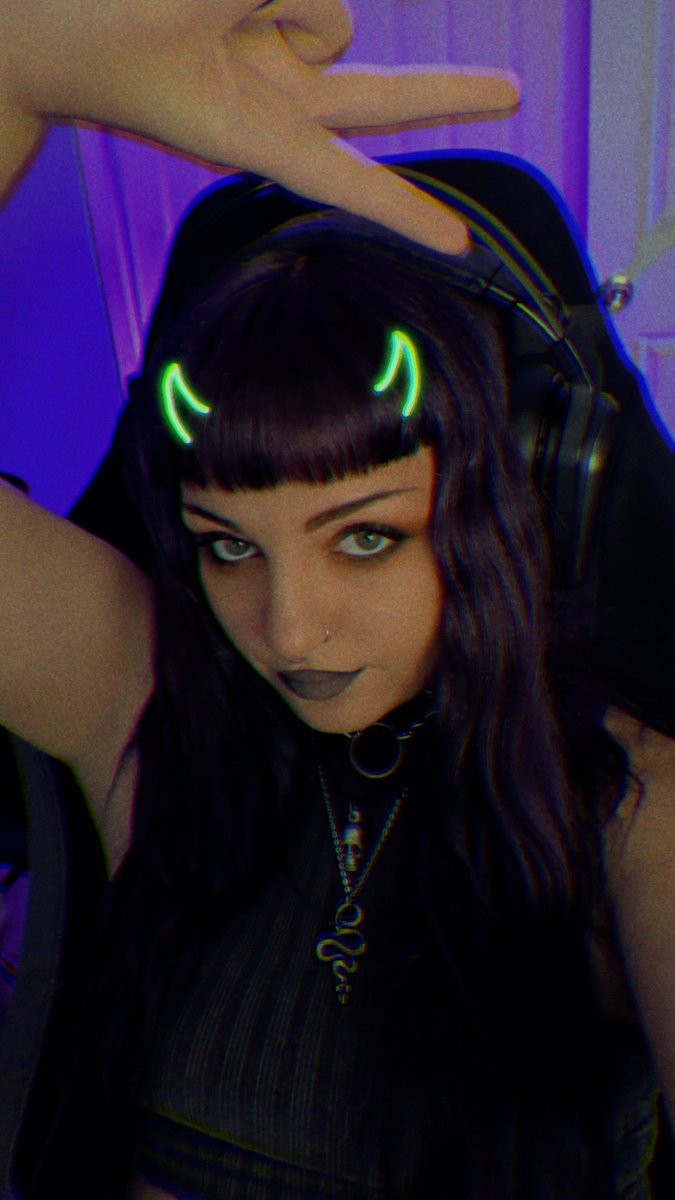 KitKayCosplay's tweet image. Starting Bye Sweet Carole! Come hang! twitch.tv/kitkaylive