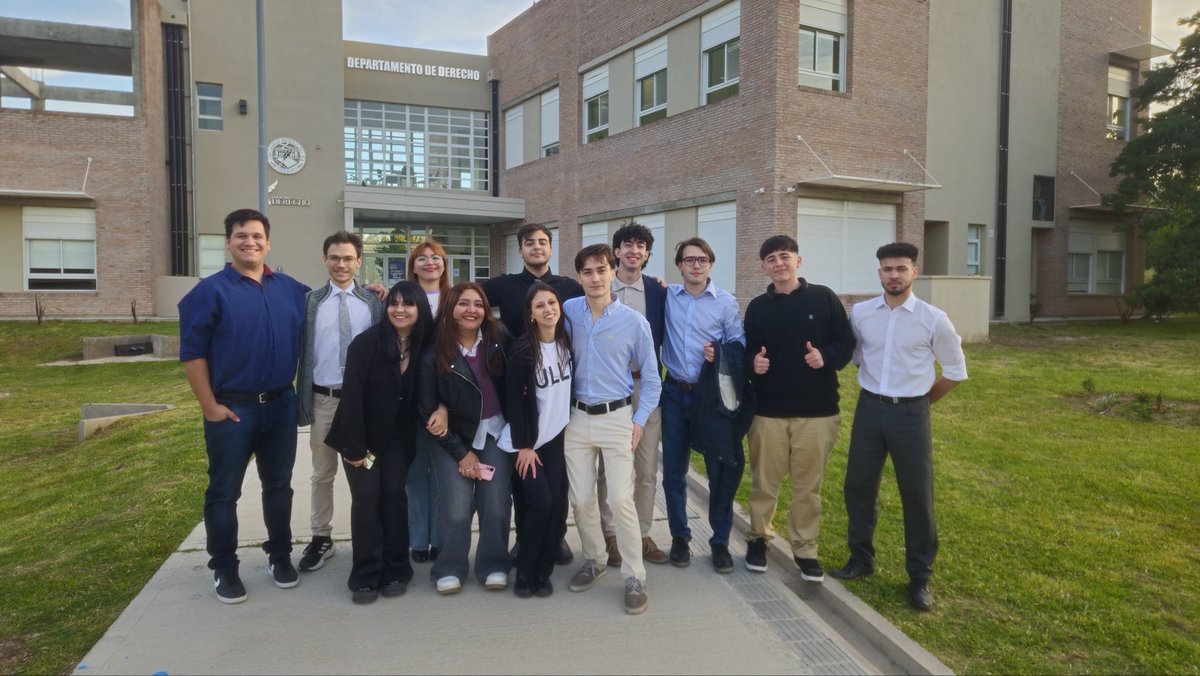 Mis bellos soldados de  <a href="/ULLA_UNS/">Universitarios LLA UNS</a> Derecho 💜 (faltaron un par, espero tener foto con todos) 
Con ustedes a la guerra 💪🏻
Vamos a proceder acompañados de las fuerzas del cielo ✨
